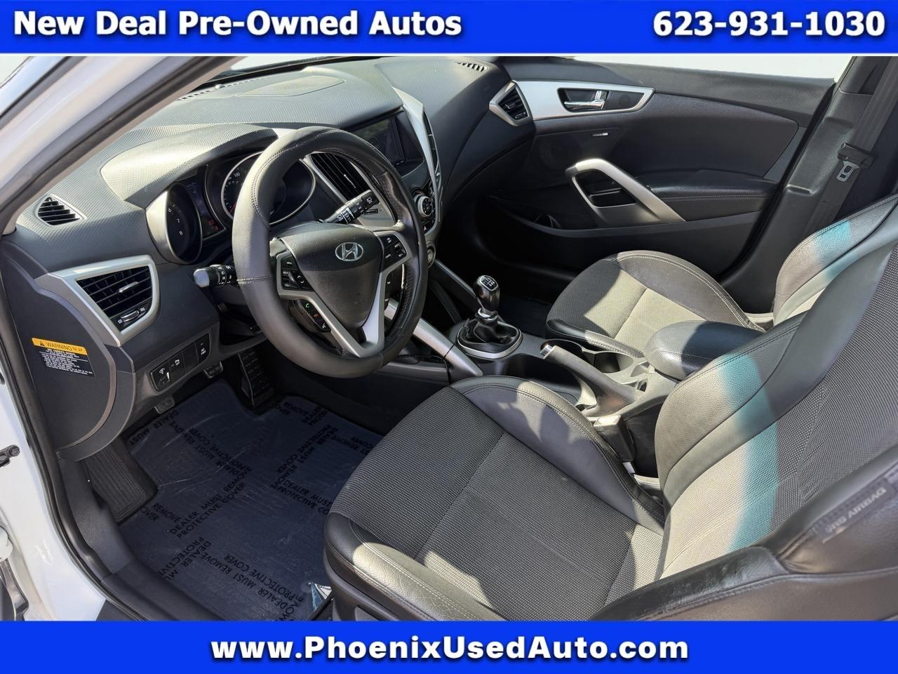 Hyundai Veloster Base 2013