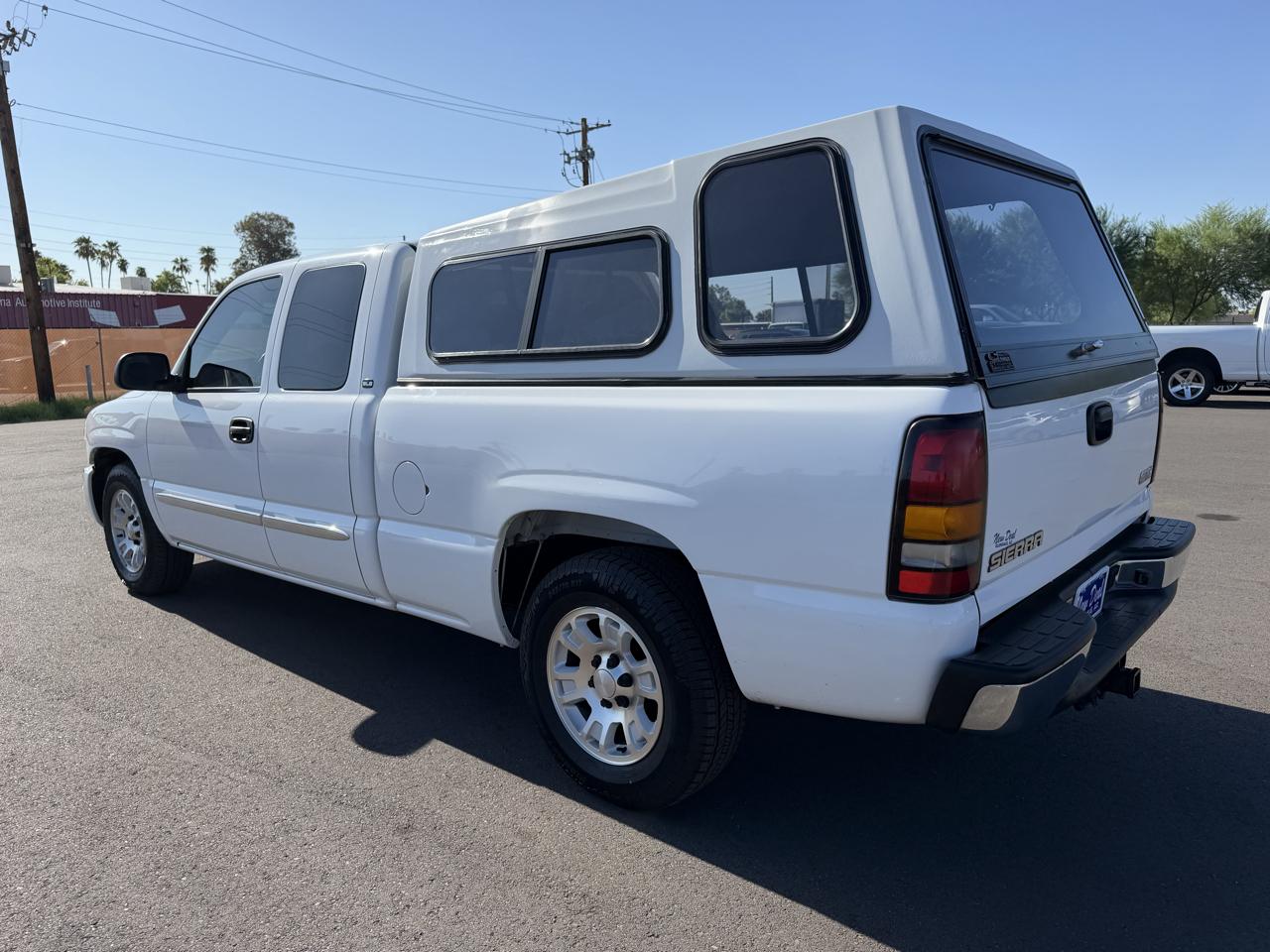 GMC Sierra 1500 2WD Double Cab 147" SLE 2005