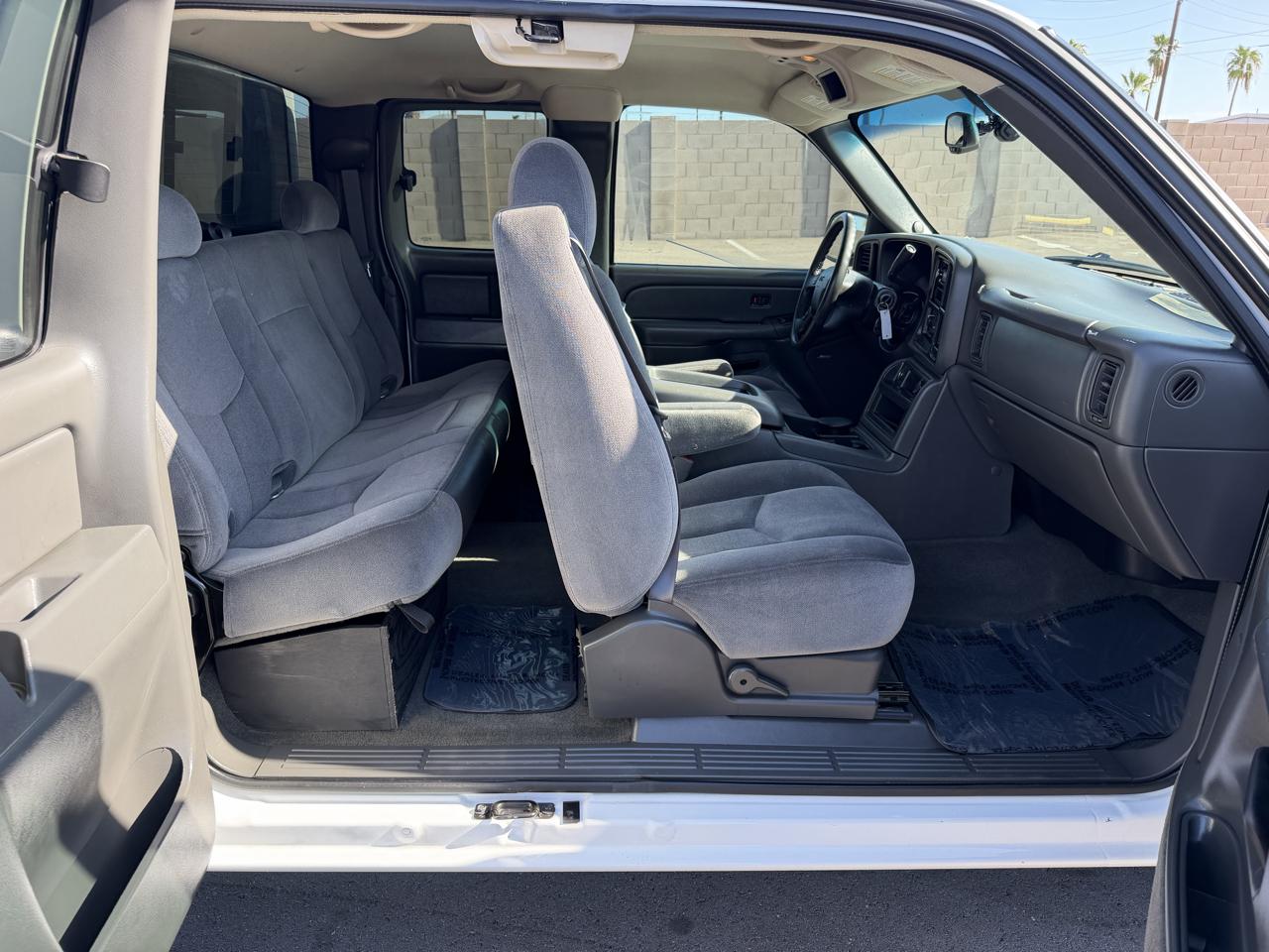 GMC Sierra 1500 2WD Double Cab 147" SLE 2005