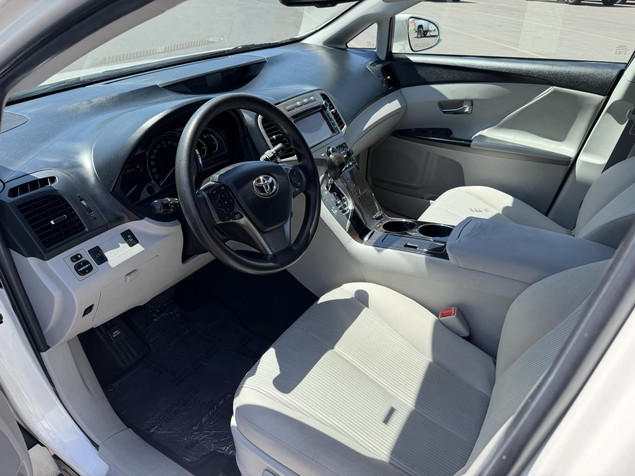 Toyota Venza LE V6 FWD 2014