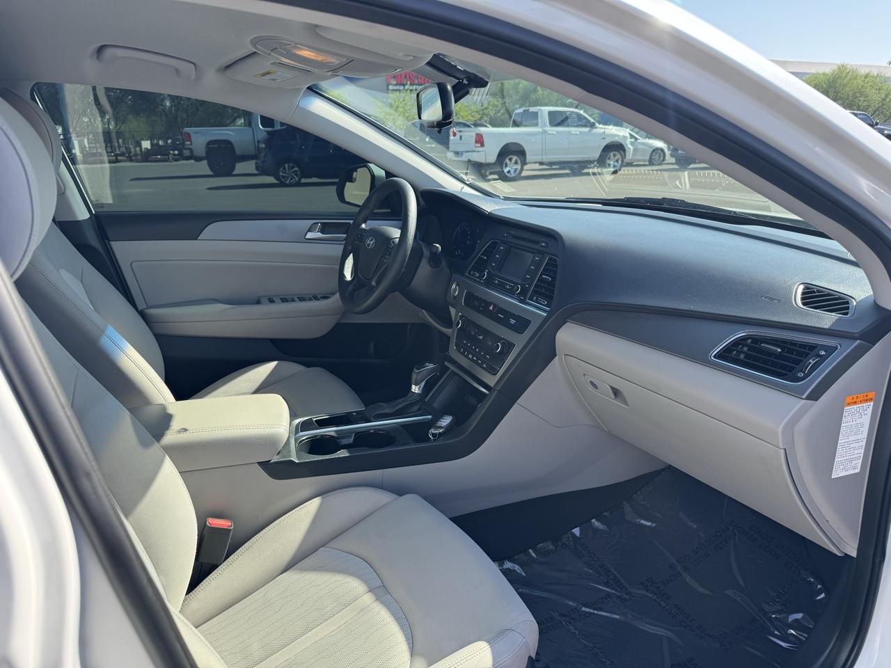 Hyundai Sonata Hybrid Base 2016