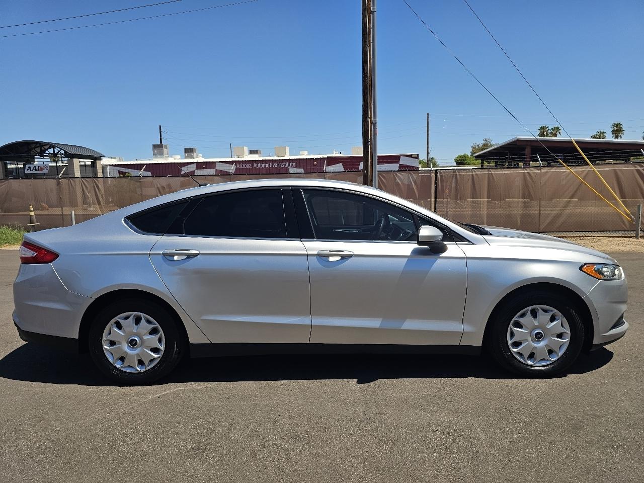 Ford Fusion S 2014