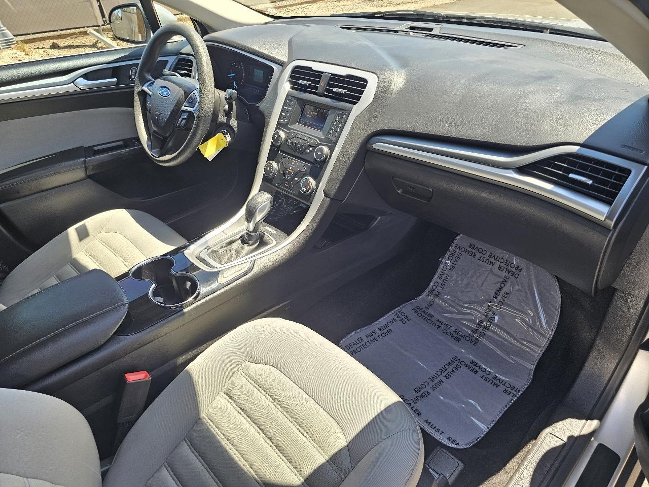 Ford Fusion S 2014