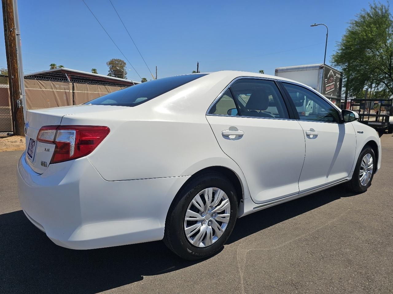 Toyota Camry Hybrid XLE 2013