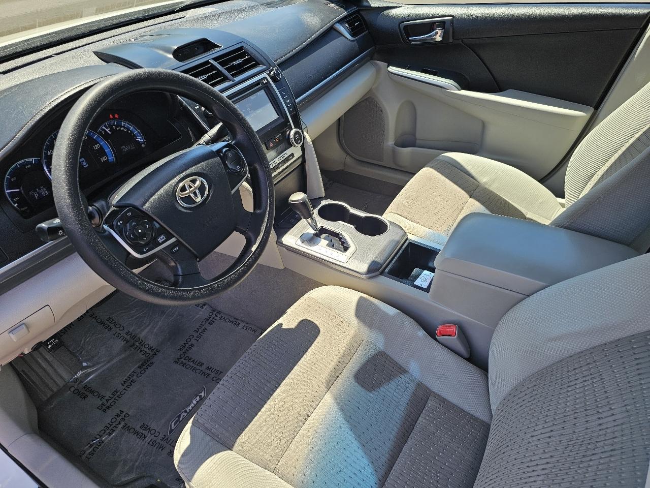 Toyota Camry Hybrid XLE 2013