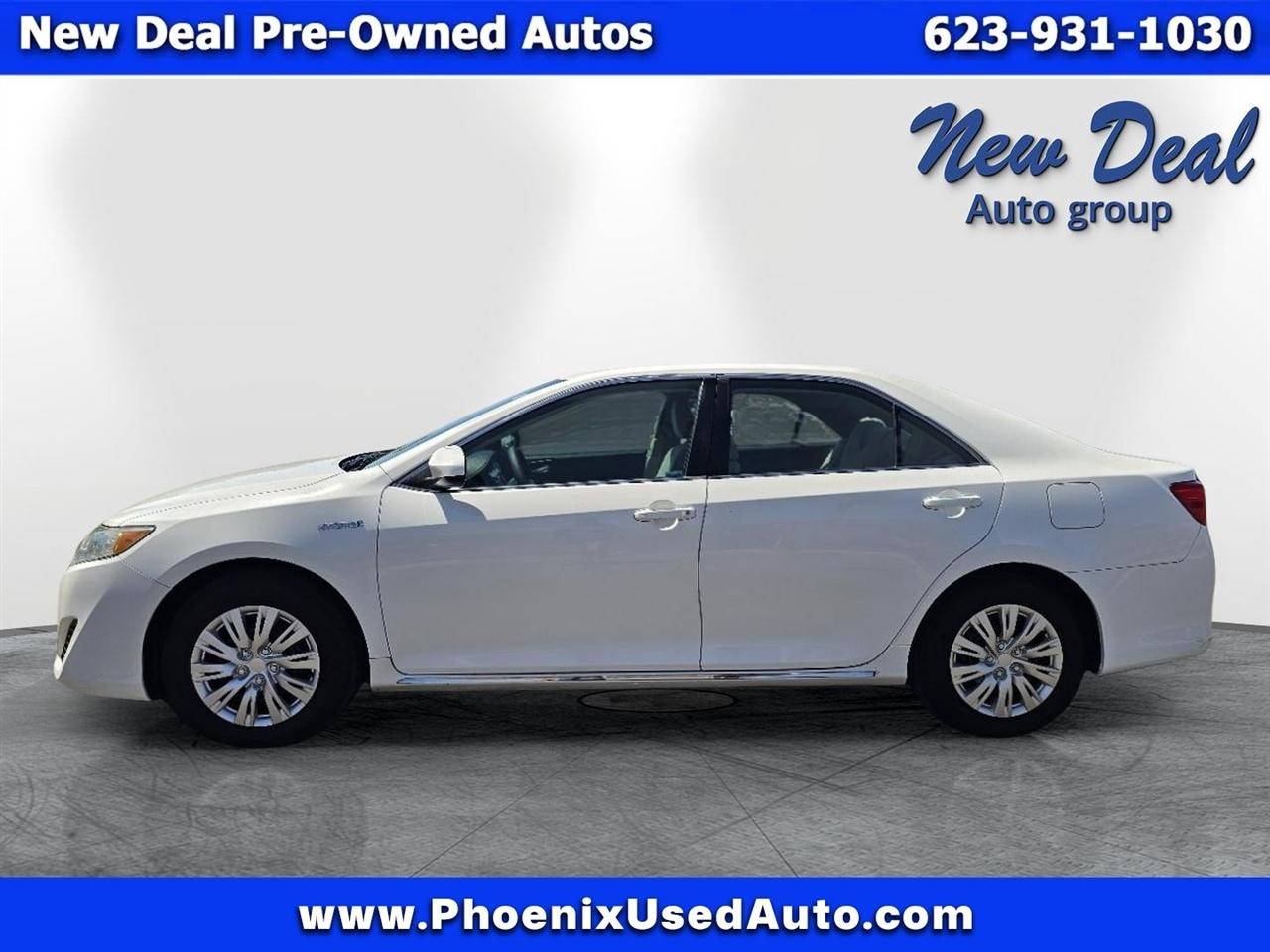 Toyota Camry Hybrid XLE 2013