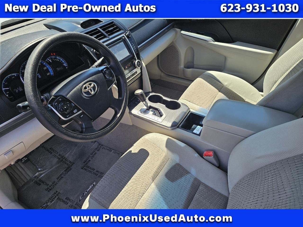 Toyota Camry Hybrid XLE 2013