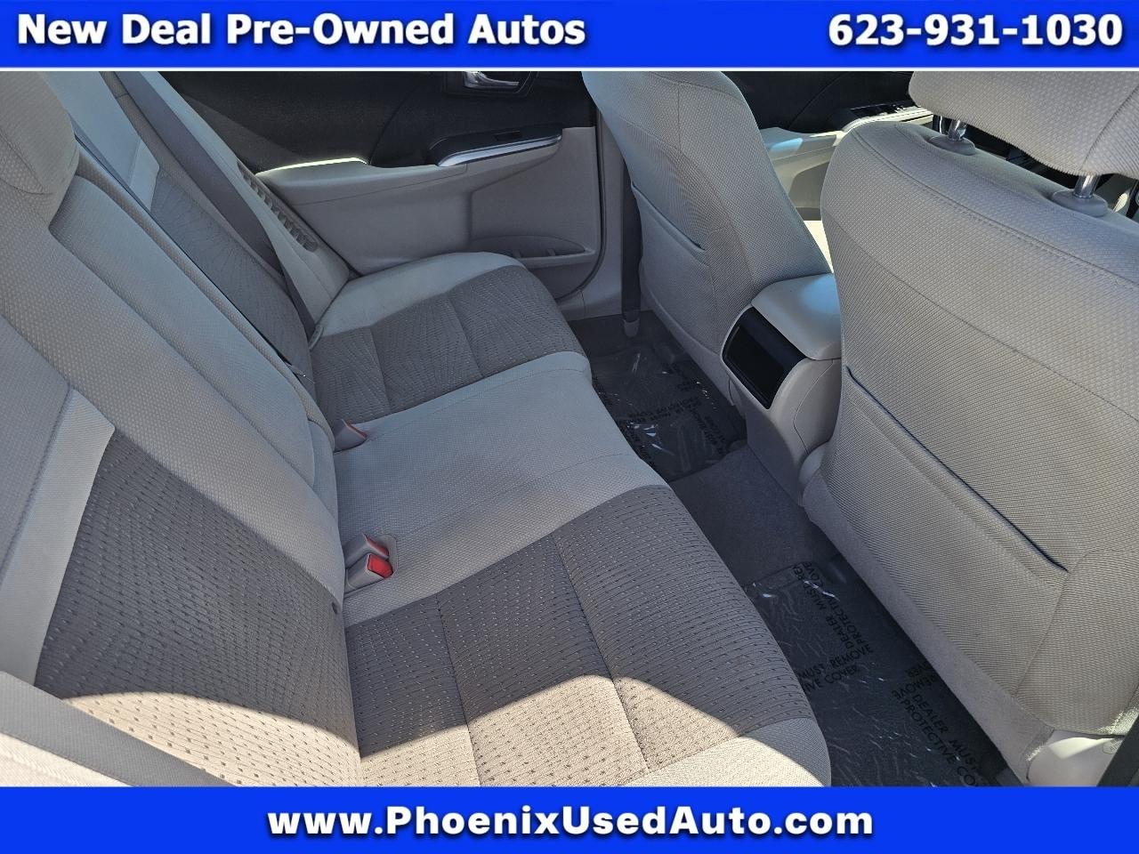 Toyota Camry Hybrid XLE 2013