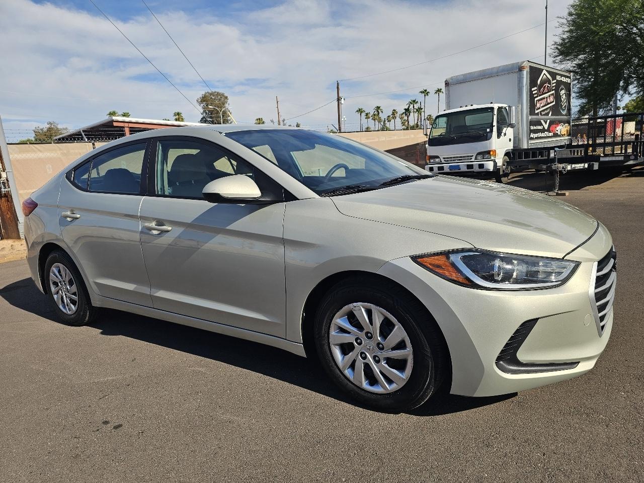 Hyundai Elantra SE 6AT 2017