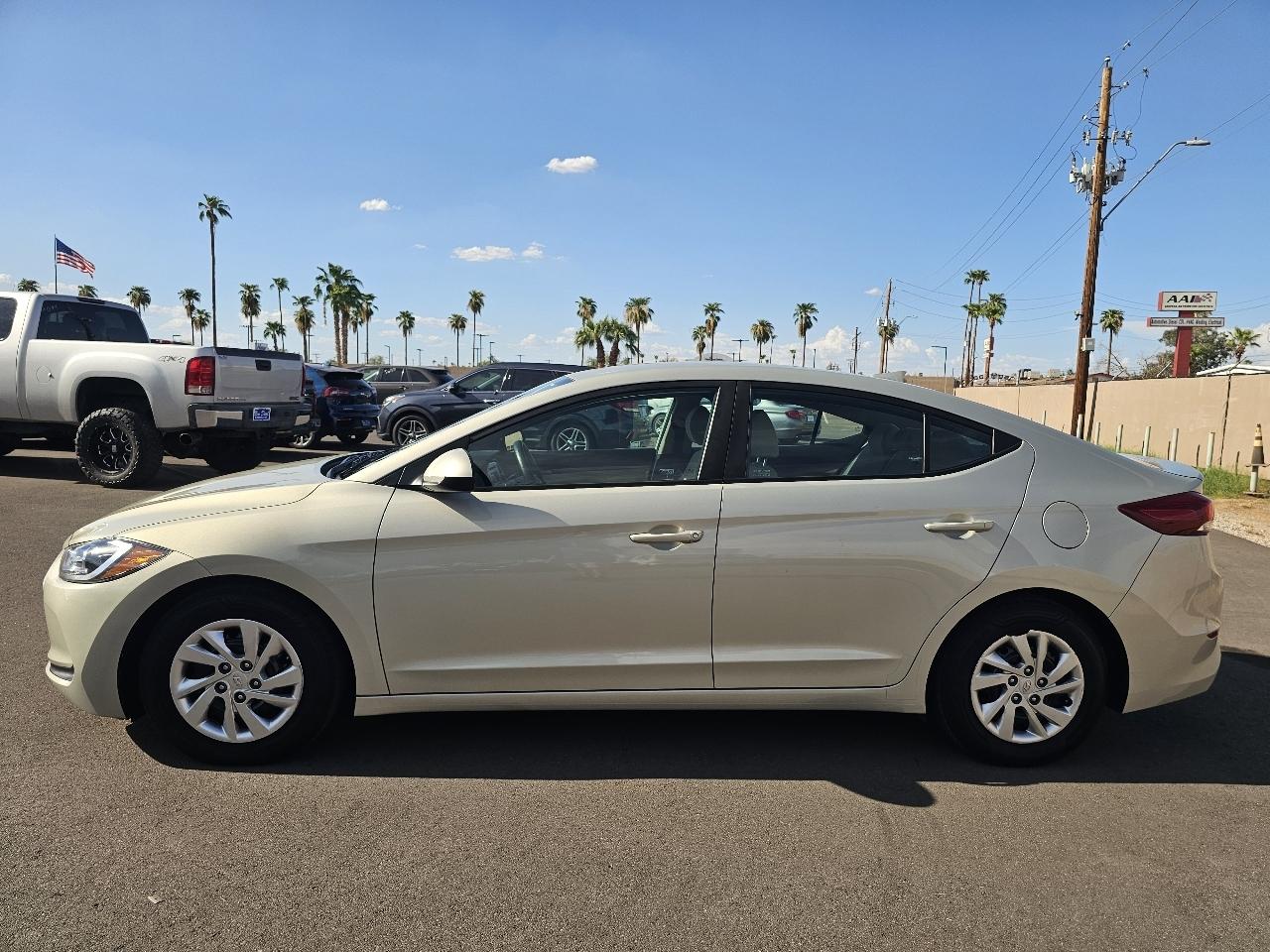 Hyundai Elantra SE 6AT 2017
