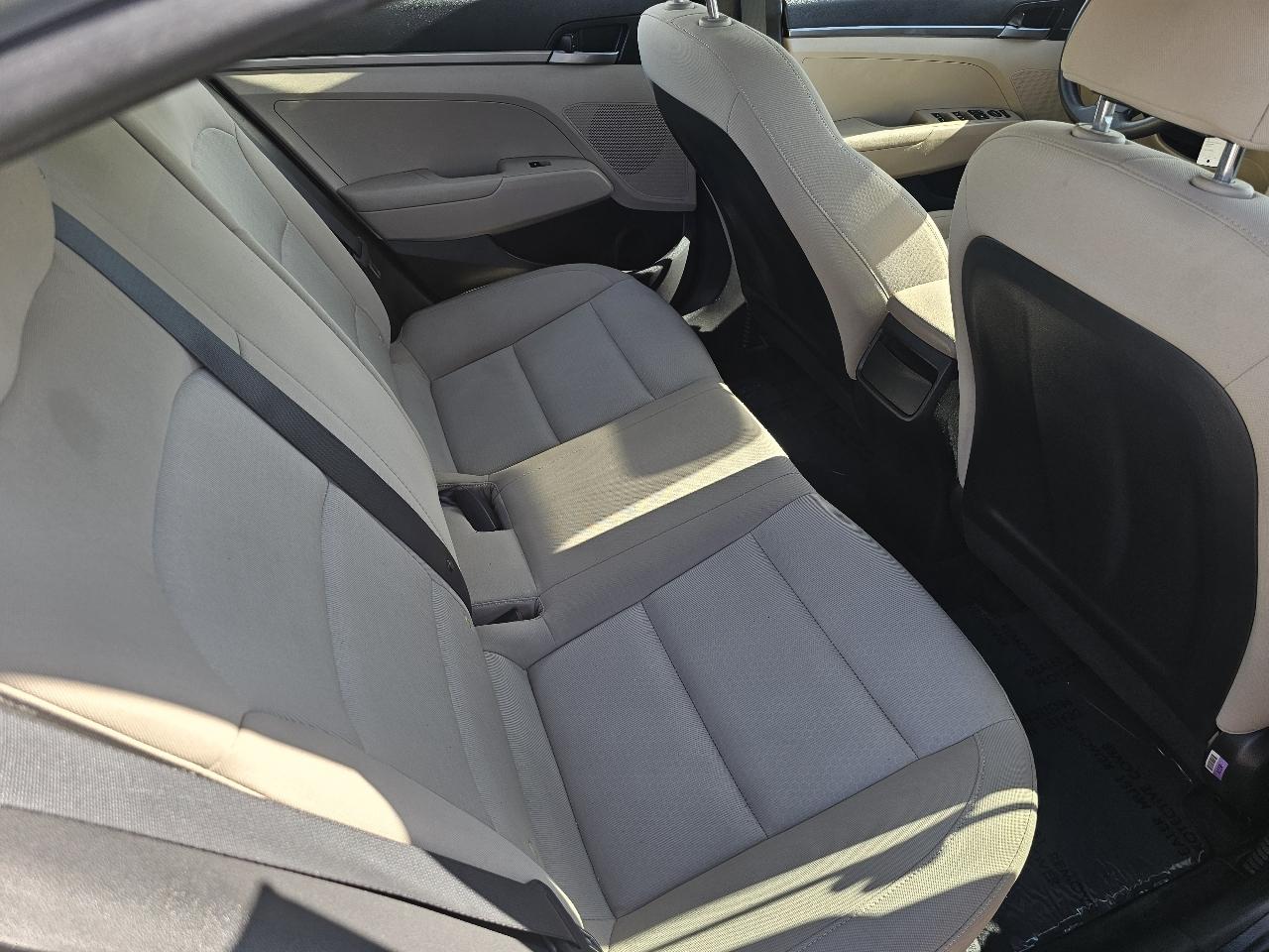 Hyundai Elantra SE 6AT 2017