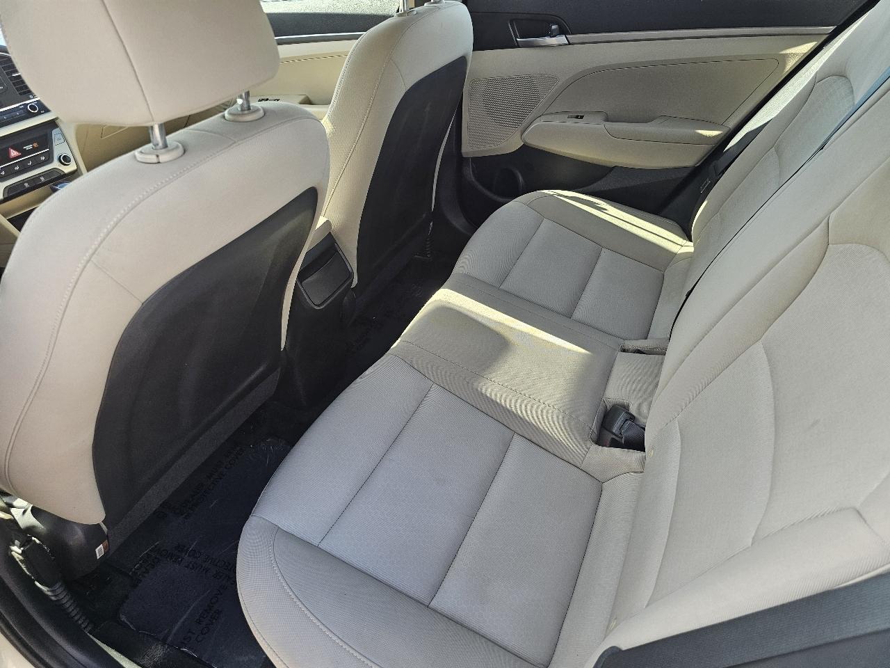 Hyundai Elantra SE 6AT 2017