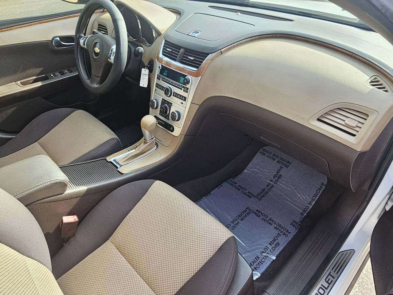 Chevrolet Malibu 1LT 2012