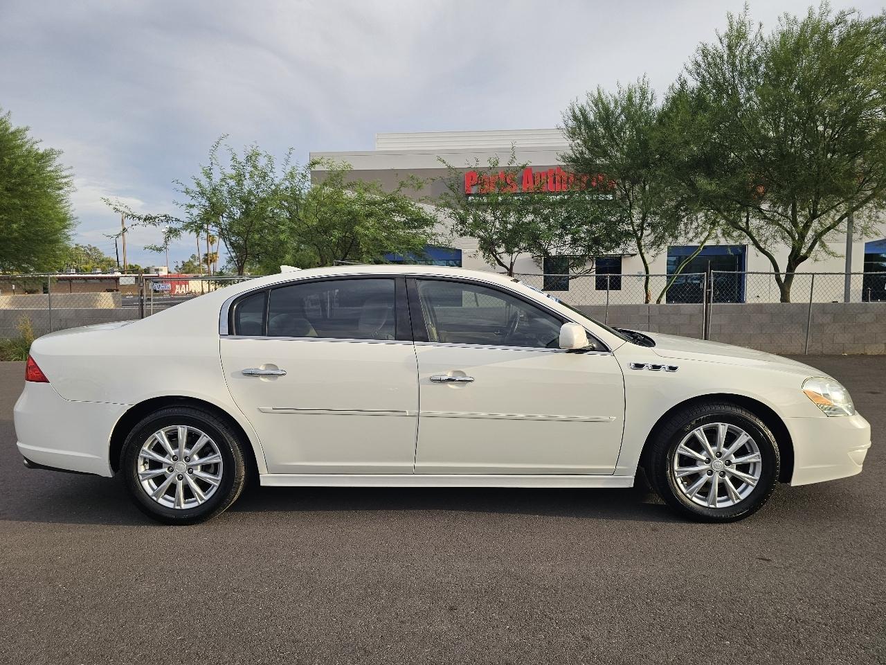 Buick Lucerne CX 2011