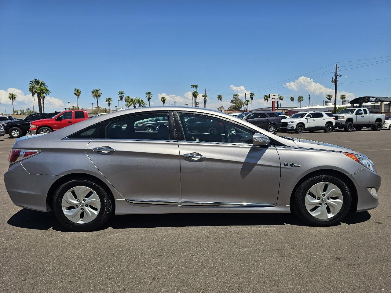 Hyundai Sonata Hybrid Sedan 2013