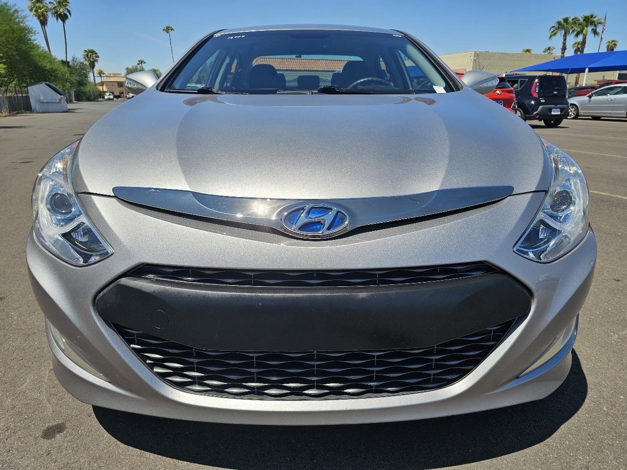 Hyundai Sonata Hybrid Sedan 2013