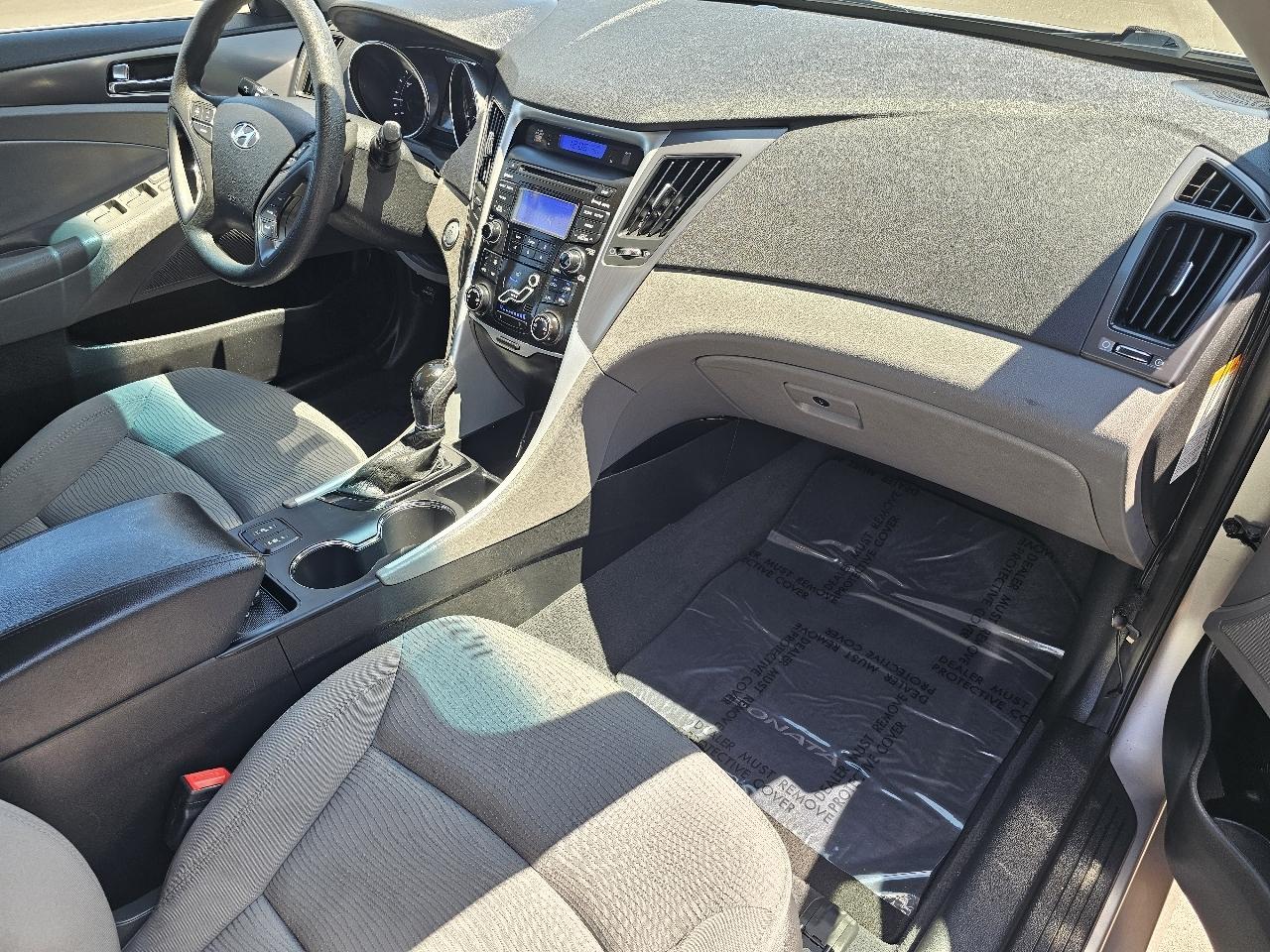Hyundai Sonata Hybrid Sedan 2013