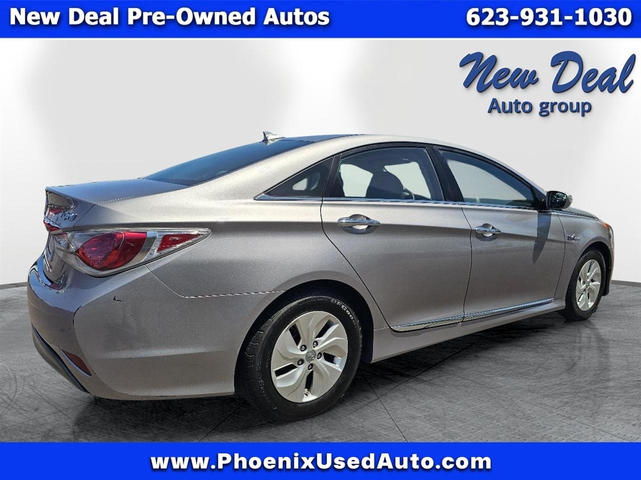 Hyundai Sonata Hybrid Sedan 2013
