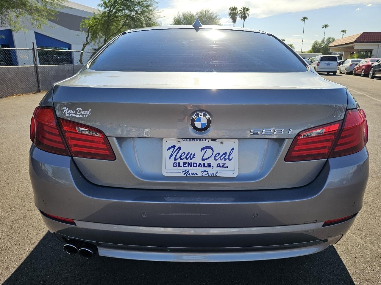 BMW 5-Series 528i 2011