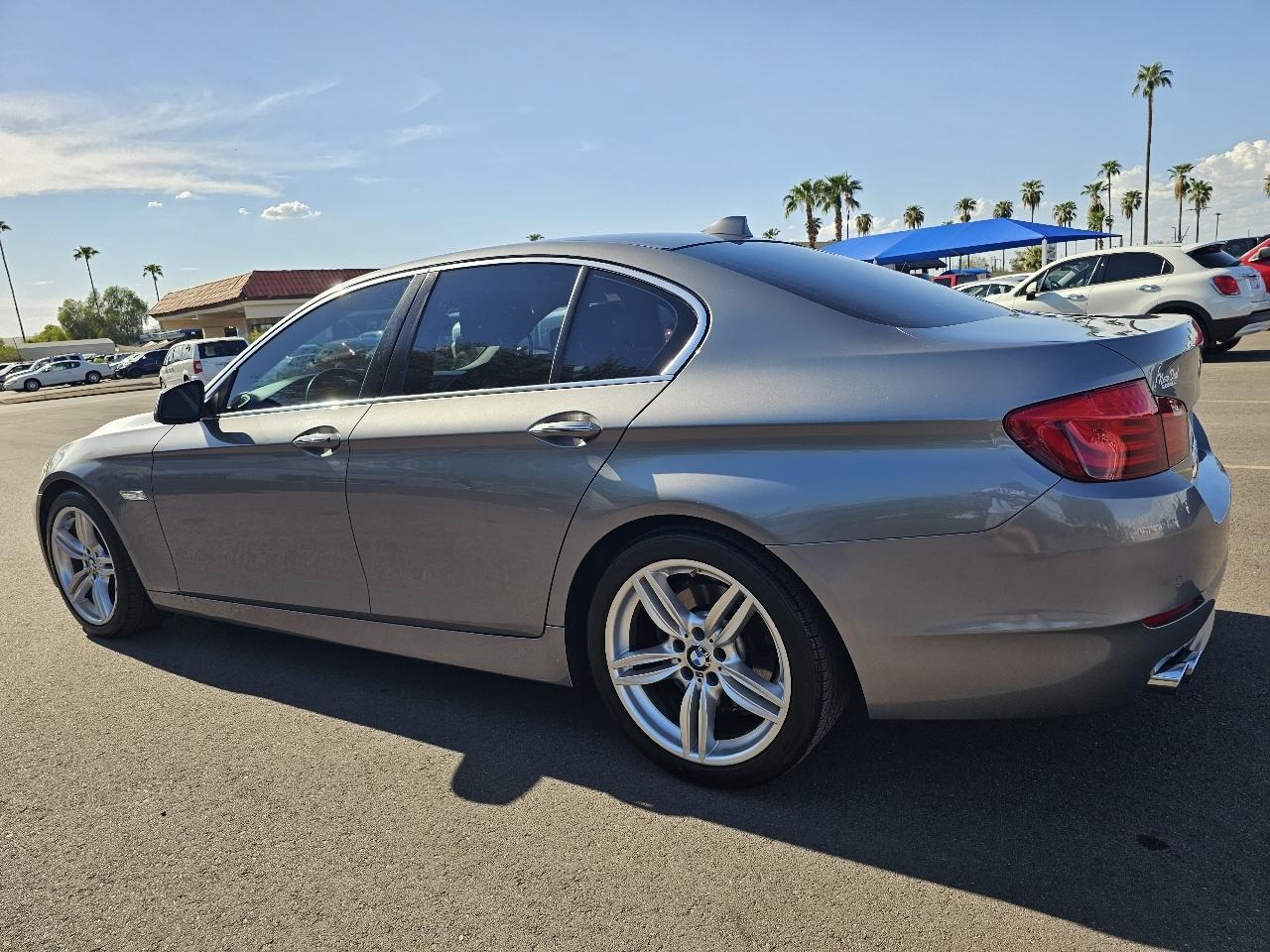 BMW 5-Series 528i 2011