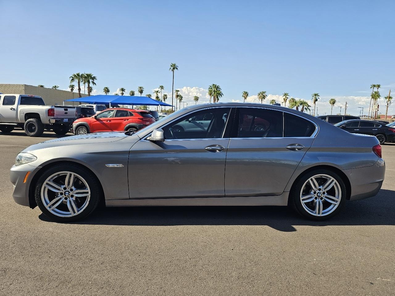 BMW 5-Series 528i 2011