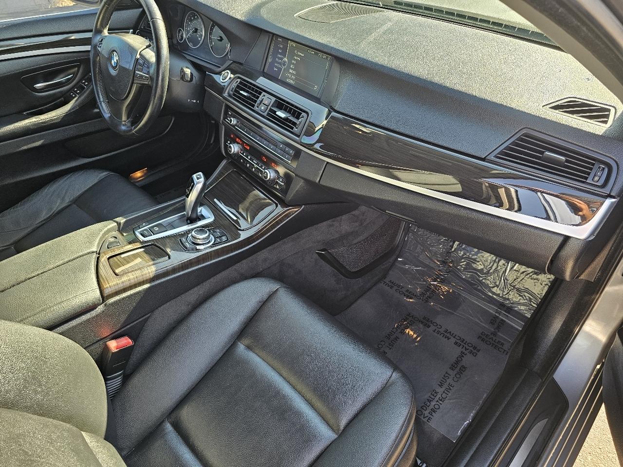 BMW 5-Series 528i 2011
