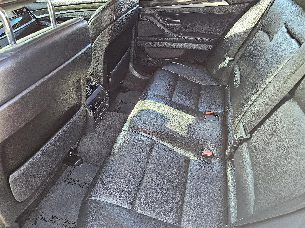 BMW 5-Series 528i 2011