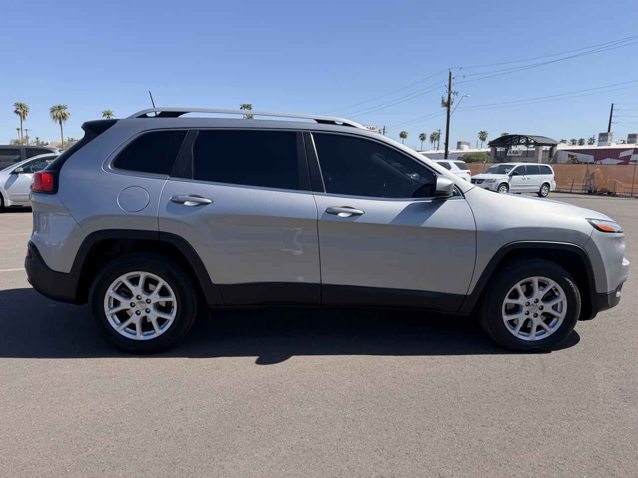 Jeep Cherokee Latitude FWD 2017