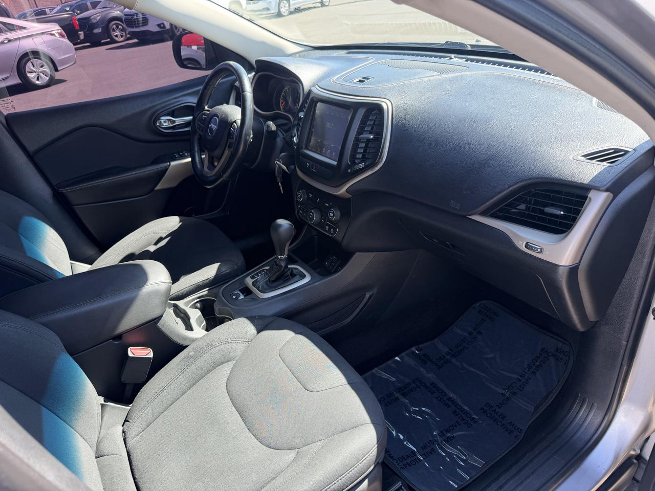 Jeep Cherokee Latitude FWD 2017
