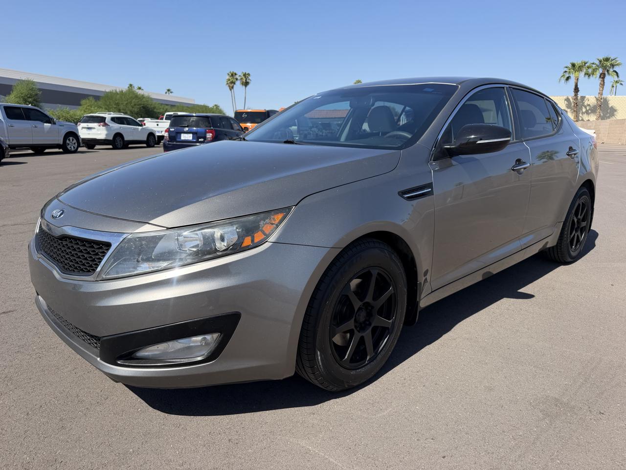 Kia Optima LX MT 2013