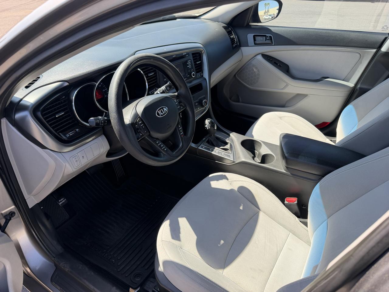Kia Optima LX MT 2013