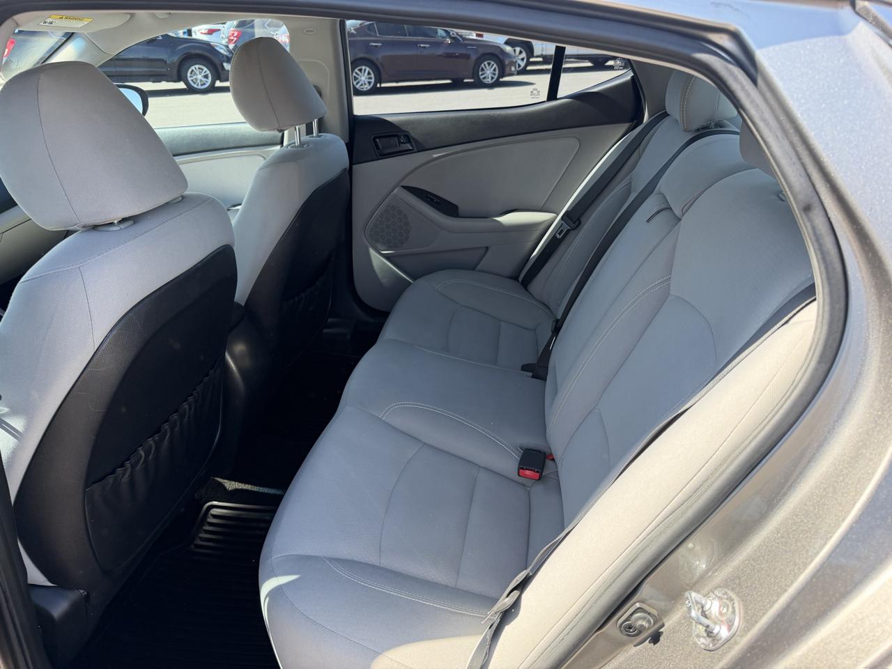 Kia Optima LX MT 2013