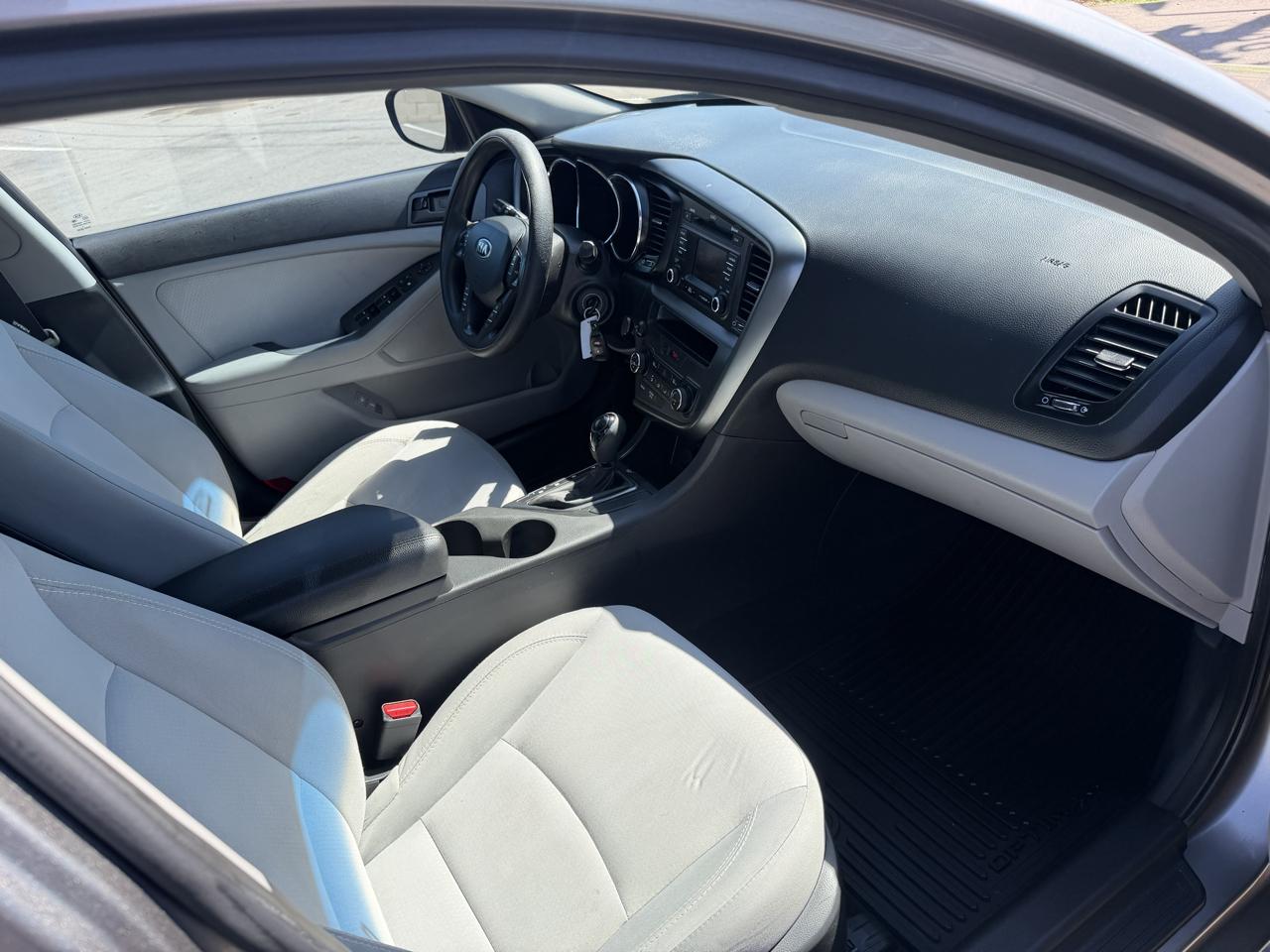 Kia Optima LX MT 2013
