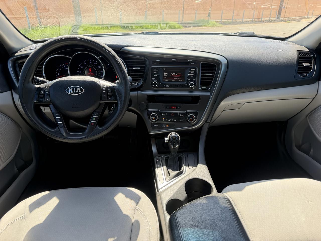 Kia Optima LX MT 2013