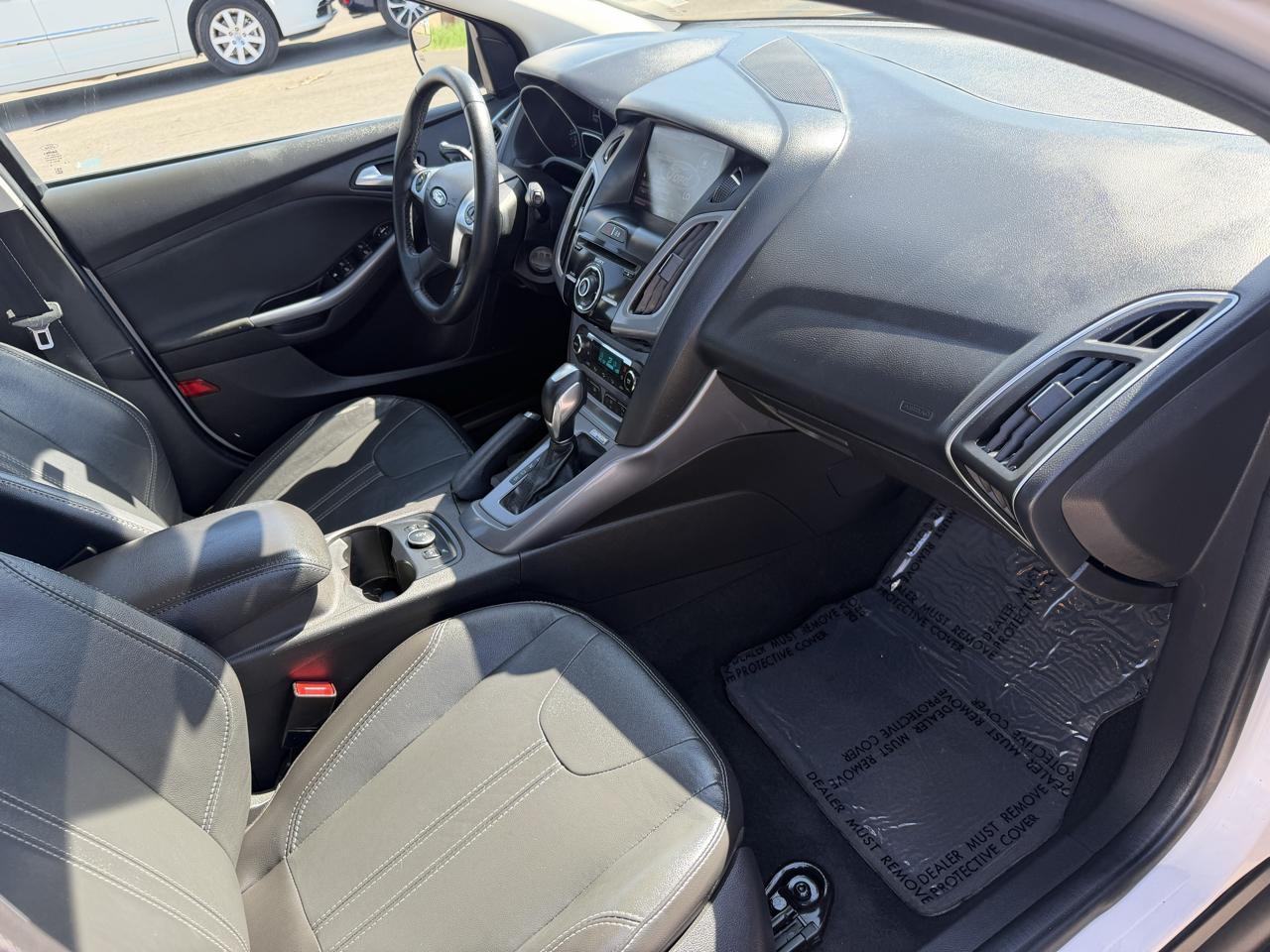 Ford Focus Titanium Hatch 2014