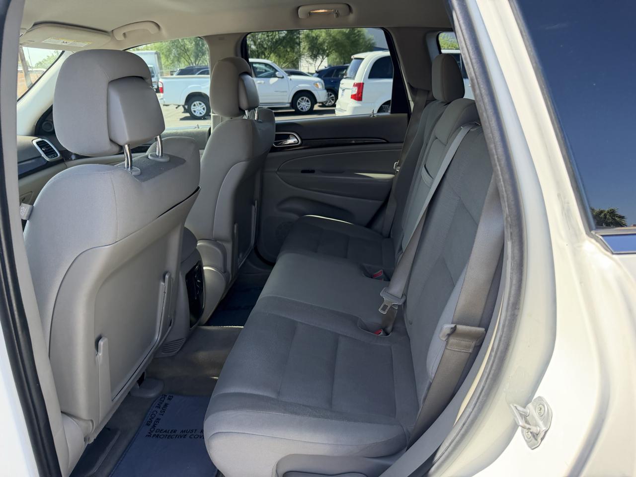 Jeep Grand Cherokee Laredo 2WD 2012