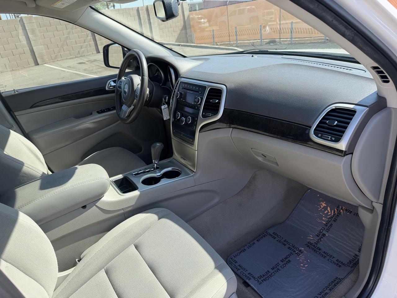 Jeep Grand Cherokee Laredo 2WD 2012