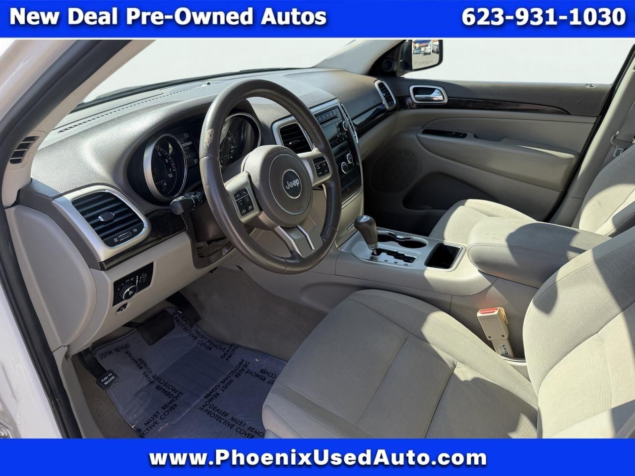 Jeep Grand Cherokee Laredo 2WD 2012