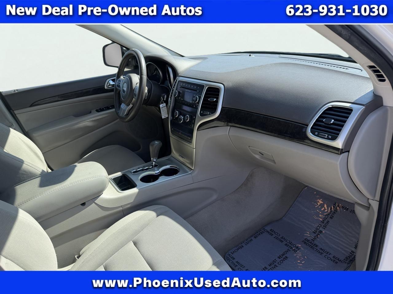 Jeep Grand Cherokee Laredo 2WD 2012