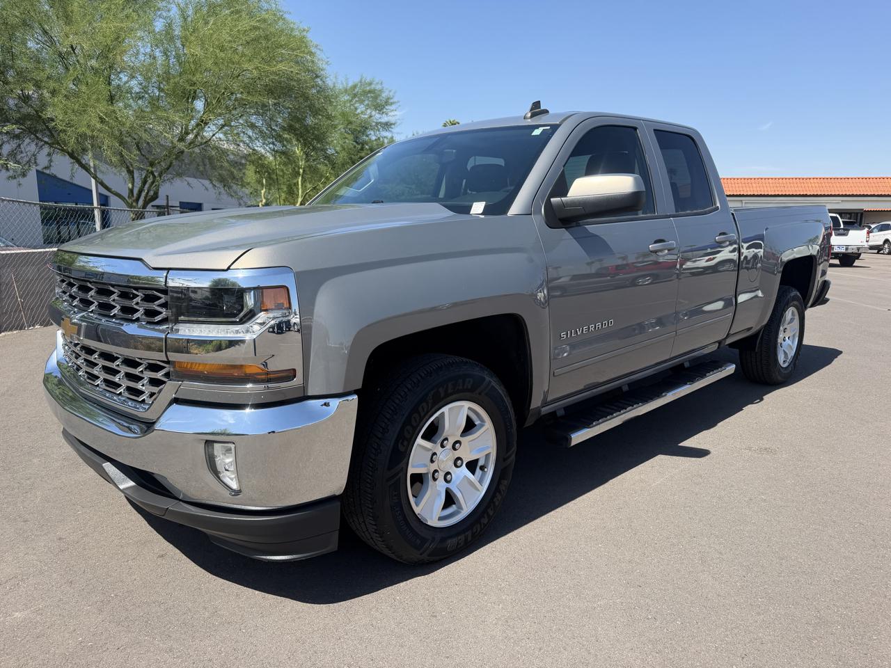 Chevrolet Silverado 1500 2WD Double Cab 143.5" LT w/1LT 2017