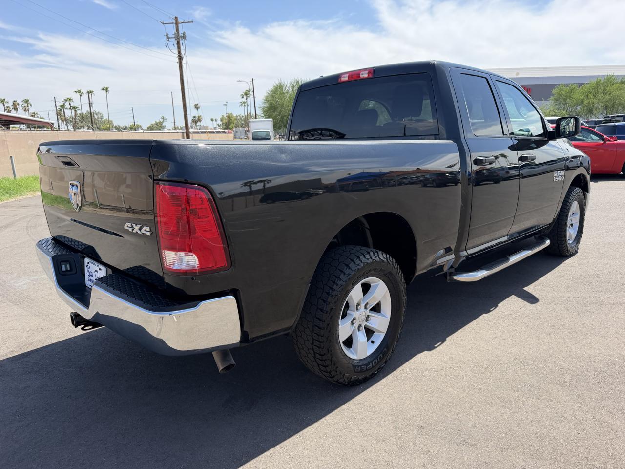 RAM 1500 4WD Crew Cab 140.5" Tradesman 2017