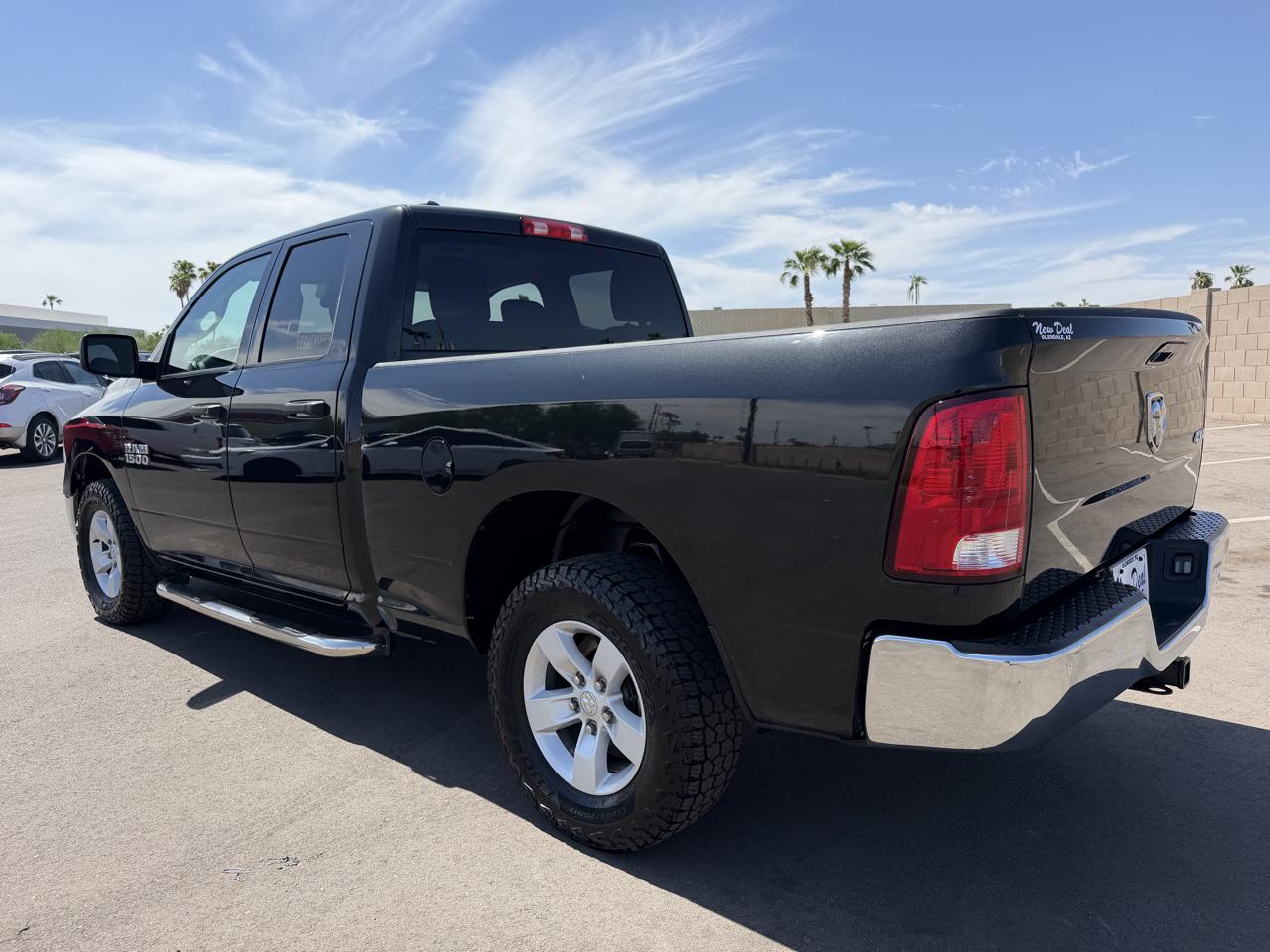 RAM 1500 4WD Crew Cab 140.5" Tradesman 2017