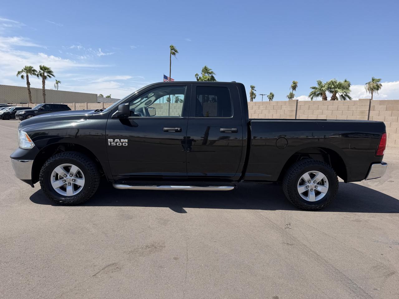 RAM 1500 4WD Crew Cab 140.5" Tradesman 2017