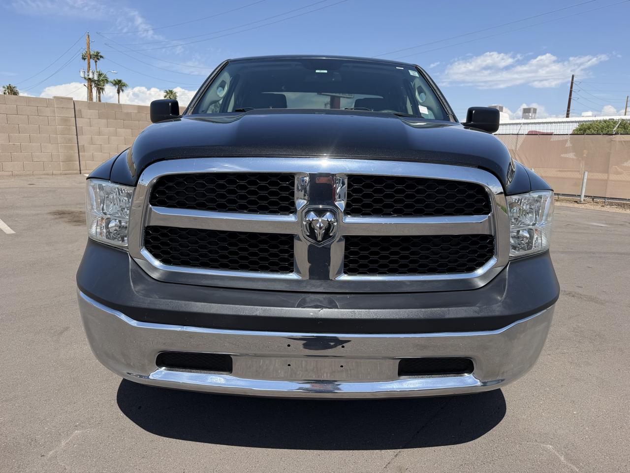 RAM 1500 4WD Crew Cab 140.5" Tradesman 2017