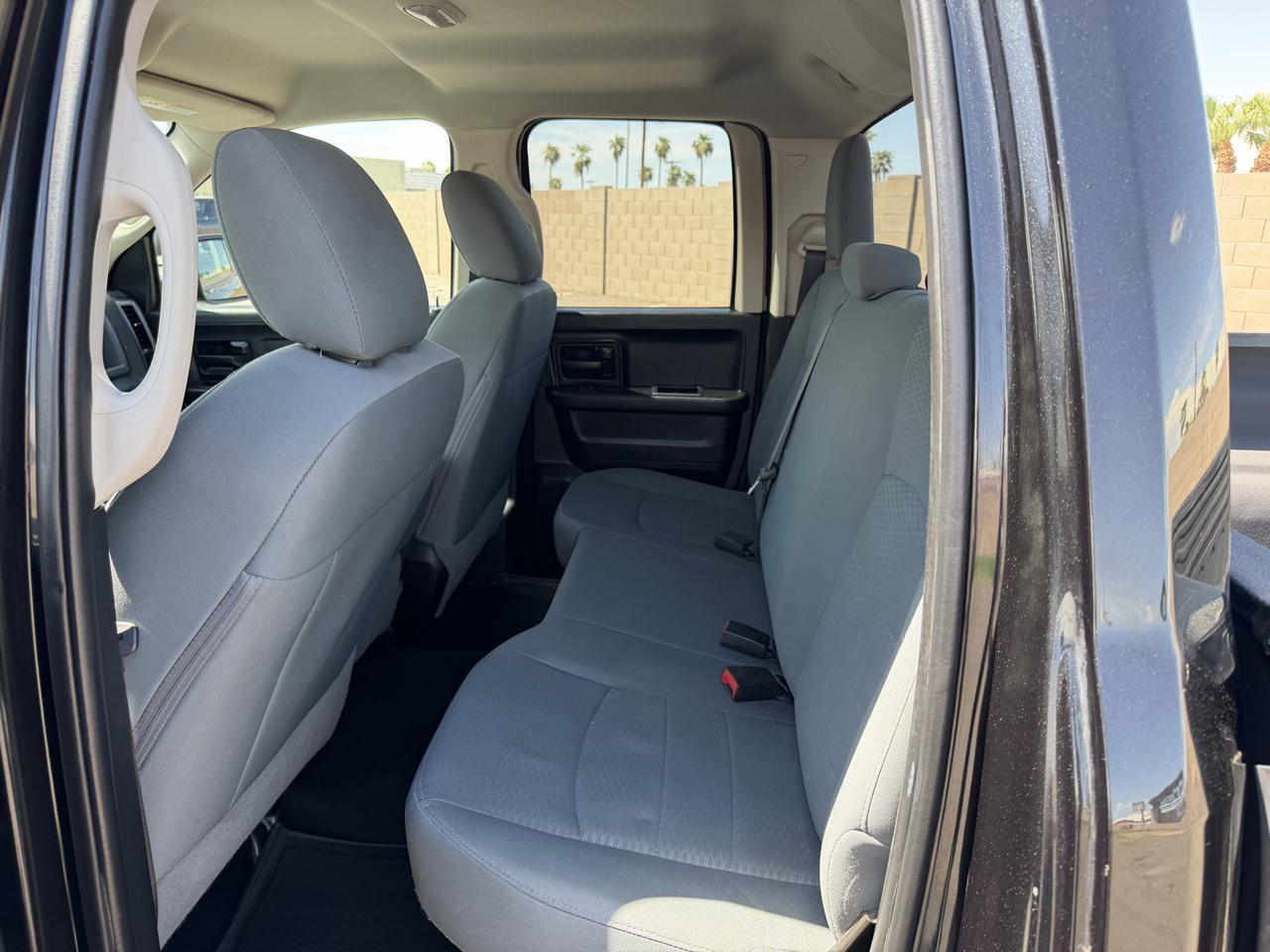 RAM 1500 4WD Crew Cab 140.5" Tradesman 2017