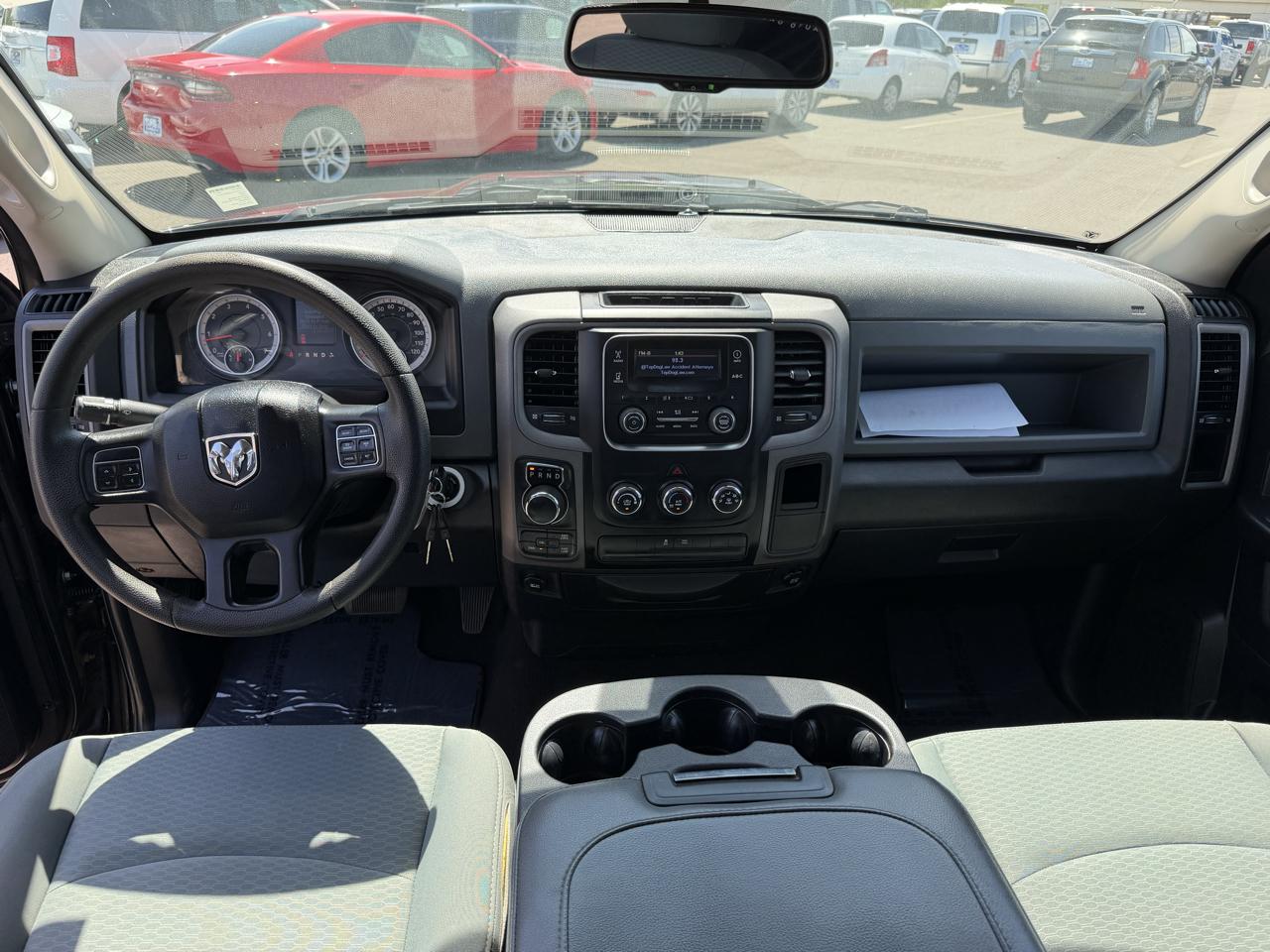RAM 1500 4WD Crew Cab 140.5" Tradesman 2017