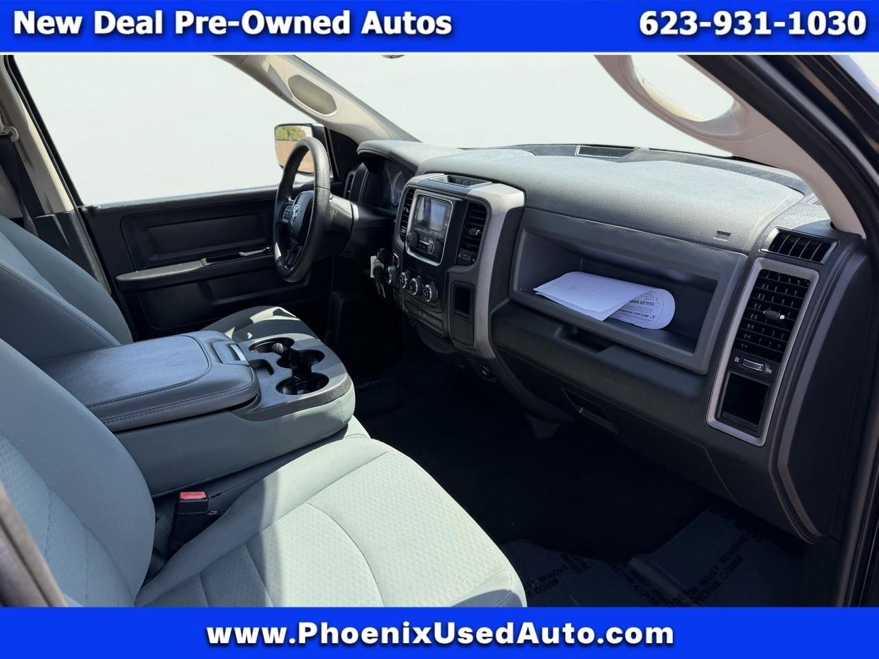 RAM 1500 4WD Crew Cab 140.5" Tradesman 2017