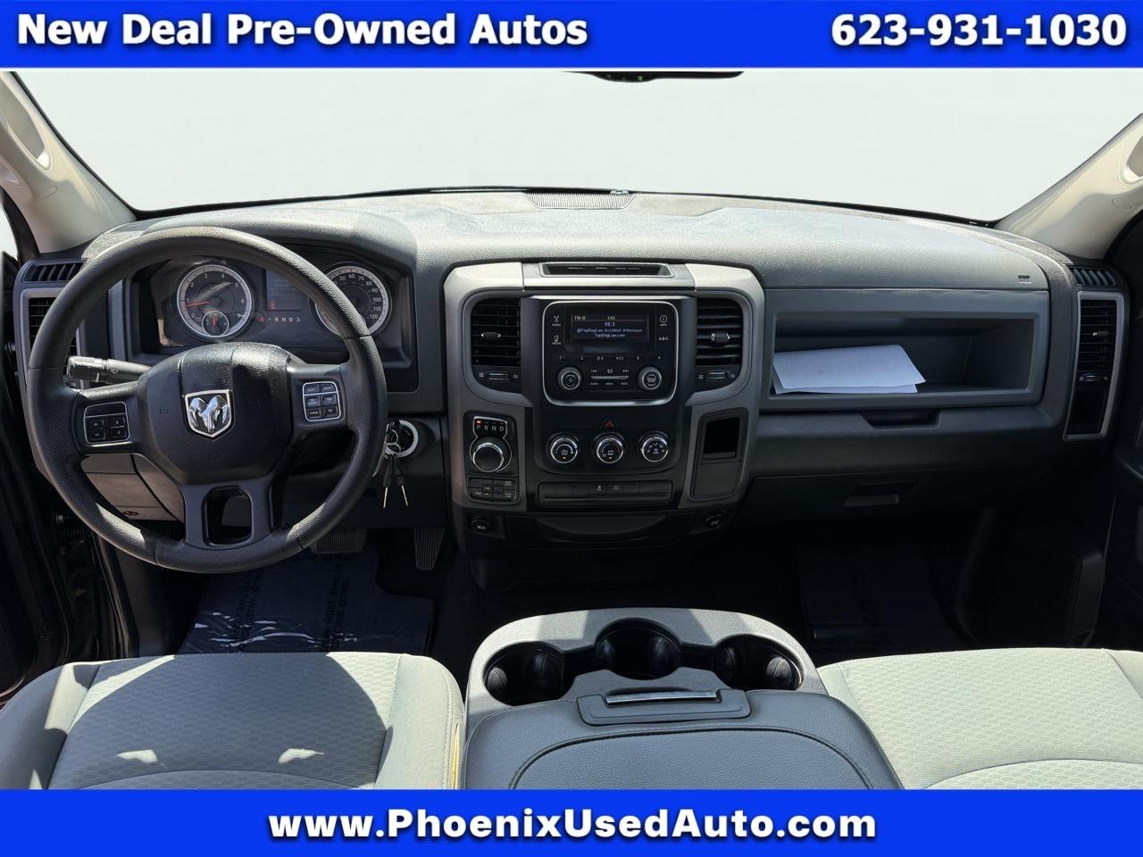 RAM 1500 4WD Crew Cab 140.5" Tradesman 2017