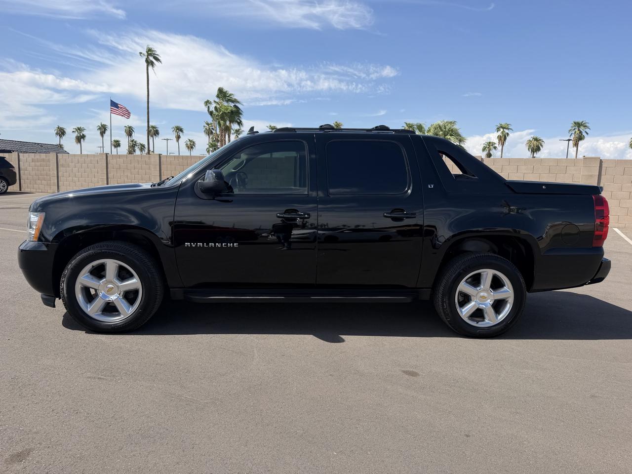 Chevrolet Avalanche LT 2WD 2012