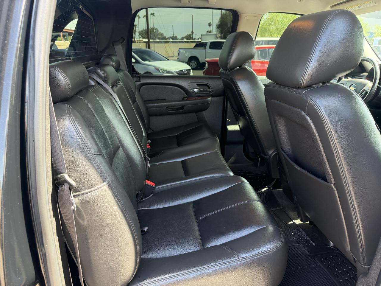 Chevrolet Avalanche LT 2WD 2012